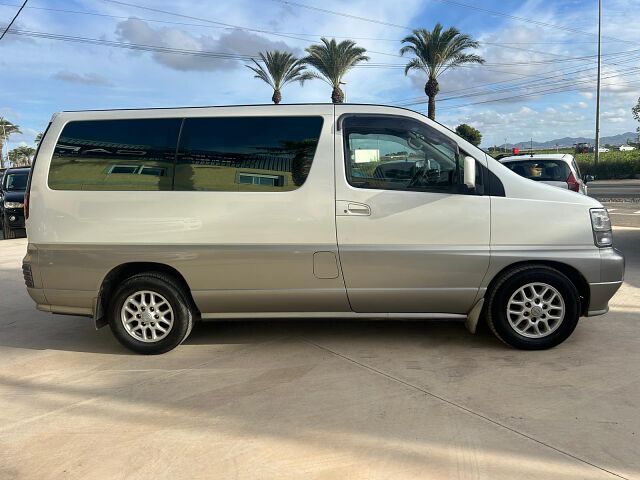 NISSAN ELGRAND HIGHWAY STAR 3.2 TDI AUTO SPANISH RHD IN SPAIN 124K 8 SEATS 1997
